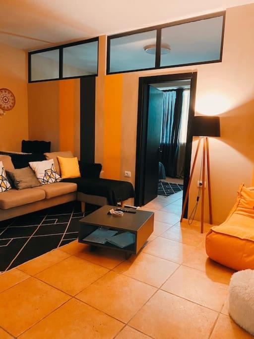 City Central Amazona Appartment Тирана Экстерьер фото